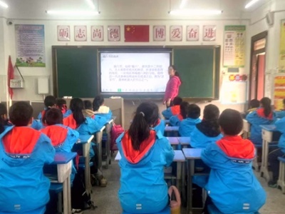 吉安市新村小学开展红领巾“腊八节”活动
