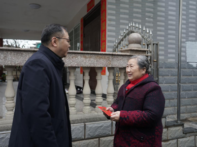 景德镇市妇幼保健院党委春节前夕走访慰问离退休职工