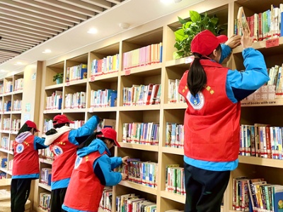 吉安市第五中学开展学雷锋系列活动