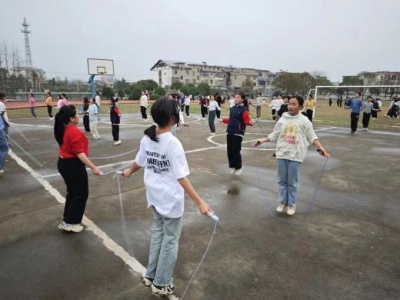 宜春市袁州区西村中学：“绳”彩飞扬 跳向未来