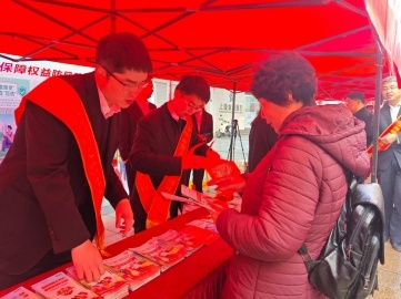 工商银行上饶分行积极开展“3.15”消费者权益保护教育宣传活动