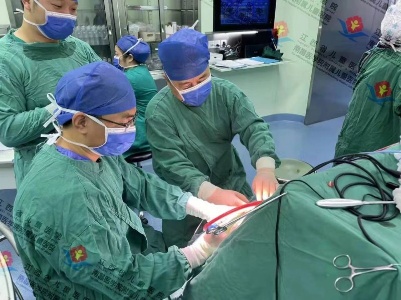 8岁女孩突然“戴帽”，原来是帽状腱膜下血肿