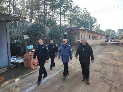 丰城市筱塘乡政协委员工作站参与“九小场所”消防安全排查