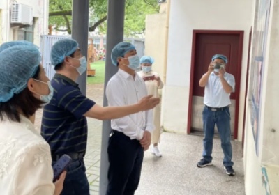 上饶市广丰区委常委、宣传部长程剑虹到区实验幼儿园督导食品安全工作