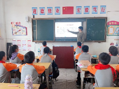 宜春市袁州区西村小学：“惜时教育”标兵人物系列之“最美教师”王萍