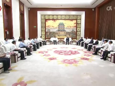 尹弘叶建春会见新疆克州党政代表团一行