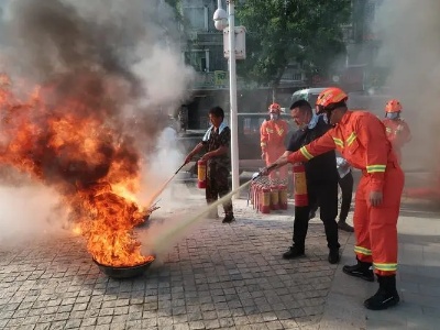 上栗农商银行开展“一警六员”消防安全专项技能培训