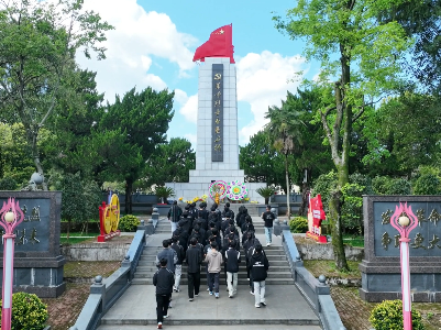 上饶万年：清明奠英烈 精神永传承