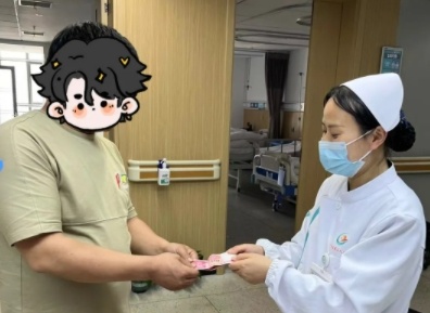 王亚萍：拾金不昧展风采 弘扬美德暖人心
