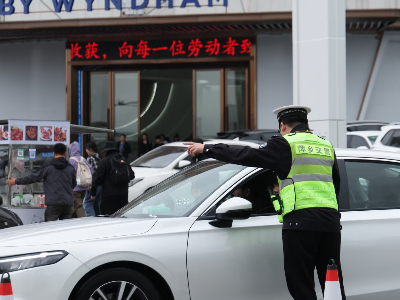 萍乡武功山：警“景”相随 筑牢平安防线
