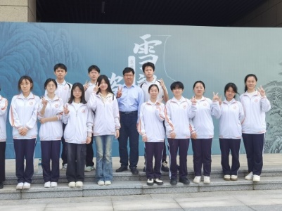 南昌县莲塘二中组织高三学生参加地方人文教育活动