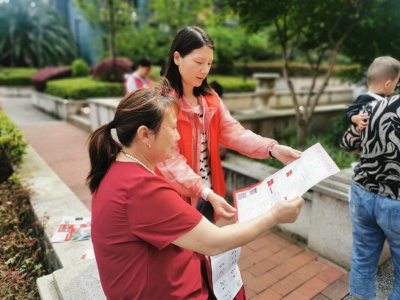 鹰潭市月湖区梅园街道沿江社区开展小微权力“监督一点通”平台宣传活动