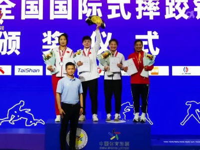 江西在全国国际式摔跤锦标赛中斩获4金3银1铜