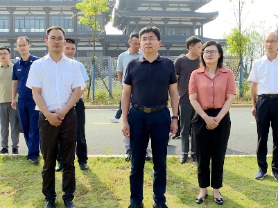 永修县委书记、县级总林长秦岭开展林长巡林并调研森林防火工作