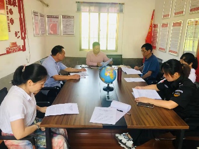 荷尧镇掀起学习贯彻区党代会精神热潮