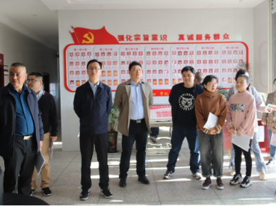 【宜居乡村】荷尧镇：实地踏看村庄环境整治 助力宜居乡村创建