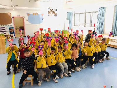 幼儿园娃娃们：以爱之名 致敬女神