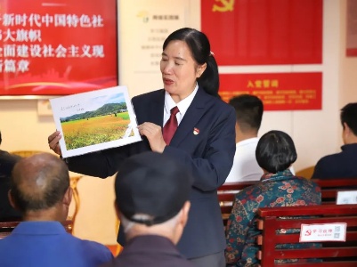 【学习宣传贯彻党的二十大精神】党的二十大代表文兰英走进社区宣讲党的二十大精神