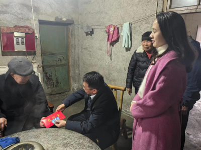 区领导到湘东镇新垅村走访慰问老党员