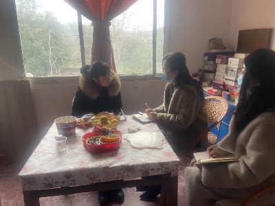 荷尧镇到青云村走访联系党小组长