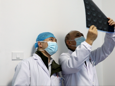 上栗县中医院多科室联合手术，成功挽救复合伤患者