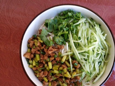 黄瓜丝肉面
