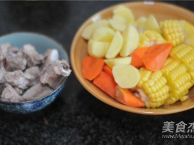 玉米山药炖排骨