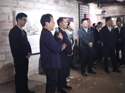 【学习贯彻习近平新时代中国特色社会主义思想主题教育】县委理论学习中心组集体学习会召开