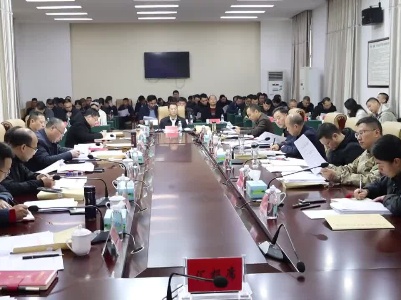 【在习近平新时代中国特色社会主义思想指引下】县委常委会（扩大）会议召开