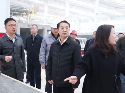 【在习近平新时代中国特色社会主义思想指引下】县委书记黎增义督导节假日安全生产、项目建设和大气污染防治工作