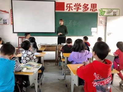 感恩！天柱山乡贫困户返乡执教传播正能量