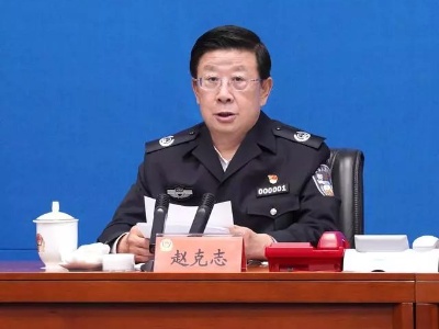 紧急提醒：公安部正式明确严禁擅自封路，如此“封村”不可取，可能涉嫌犯罪！