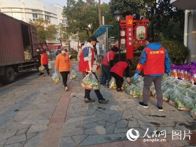 武汉日记：社区中的“网格英雄”