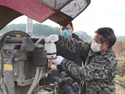 铅山：线上线下农机检修 助力春耕生产