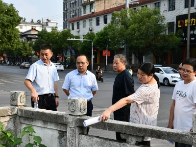 创建文明城市 | 未小刚深入鹅湖大道等地现场办公