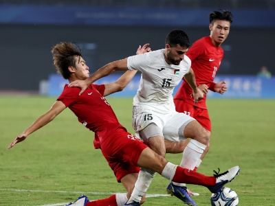 杭州亚运会 | 足球综合：中、韩晋级约战八强赛   