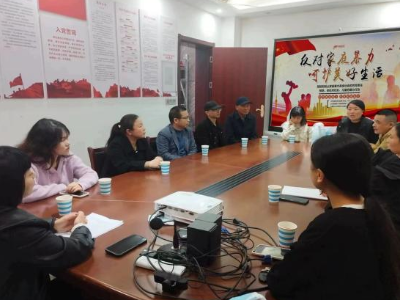 东升社区妇联开展“拒绝暴力·反家暴有我”宣传普法活动