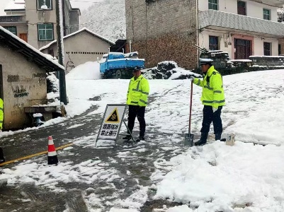 望仙鄉(xiāng)以“動”制“凍”全力應對寒潮冰雪天氣