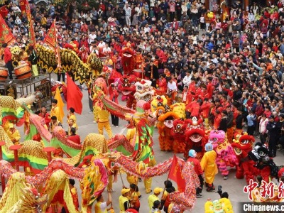 【網(wǎng)絡媒體新春走基層】廣西梧州“花式”過春節(jié)：年味足 人氣滿 消費旺