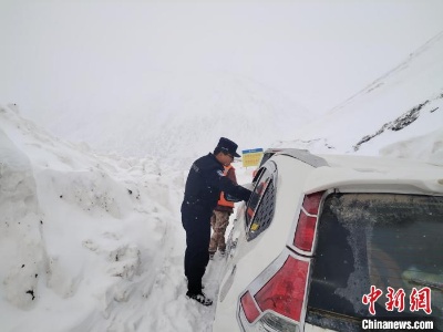 西藏察隅雪崩：警地聯(lián)合救援 群眾及時(shí)脫險(xiǎn)