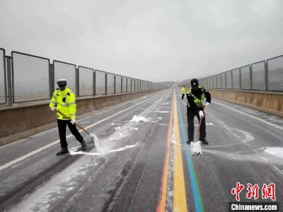 安徽滁州全力迎战雨雪冰冻天气 833个“警民议事群”暖民心
