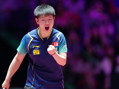 澳门乒乓球世界杯：樊振东逆转林诗栋晋级八强   