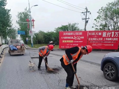 雨停人不歇，廣信區(qū)城管局全力做好市政設(shè)施維護(hù)工作