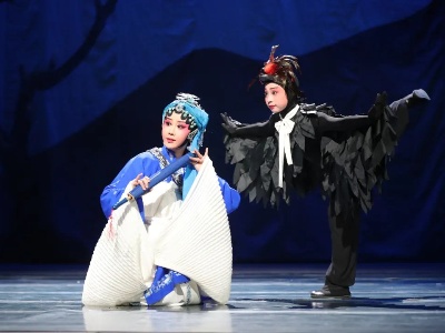 广昌孟戏《姜女送衣》亮相昆山百戏盛典舞台，获得全场观众喝彩！