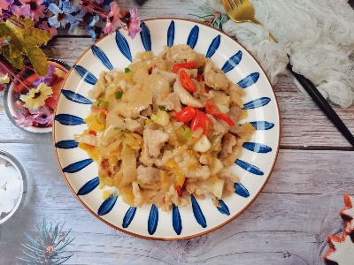    酸白菜炒肉片