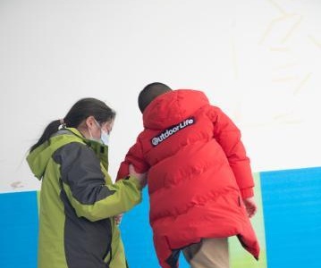 西藏拉萨：关爱特需儿童 需要更多阳光 