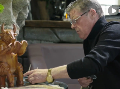 加拿大艺术家江西小城探寻木雕艺术