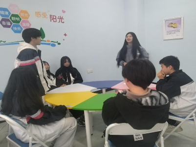 让心靠近，共同成长——广昌县职业技术学校学生人际交往系列心理团辅活动