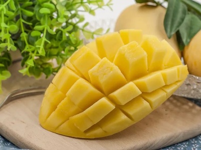 胡萝卜素是菠萝的45倍，热量比苹果还低，这种水果现在吃正好→