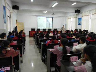 县教体局、县妇联把关爱儿童公益教育活动送到乌江小学